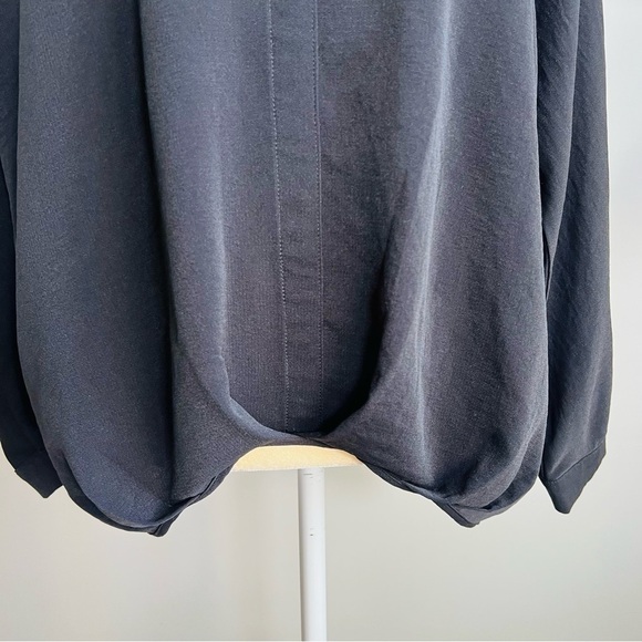 Patrizia Luca twist front dolman sleeve hi-low blouse. - Picture 5 of 7